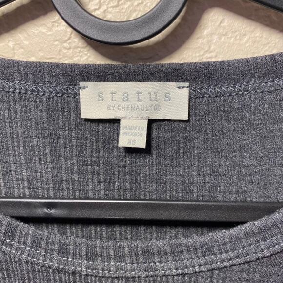 Status By Chenault Gray Long Sleeve Top Size XS - Picture 3 of 4